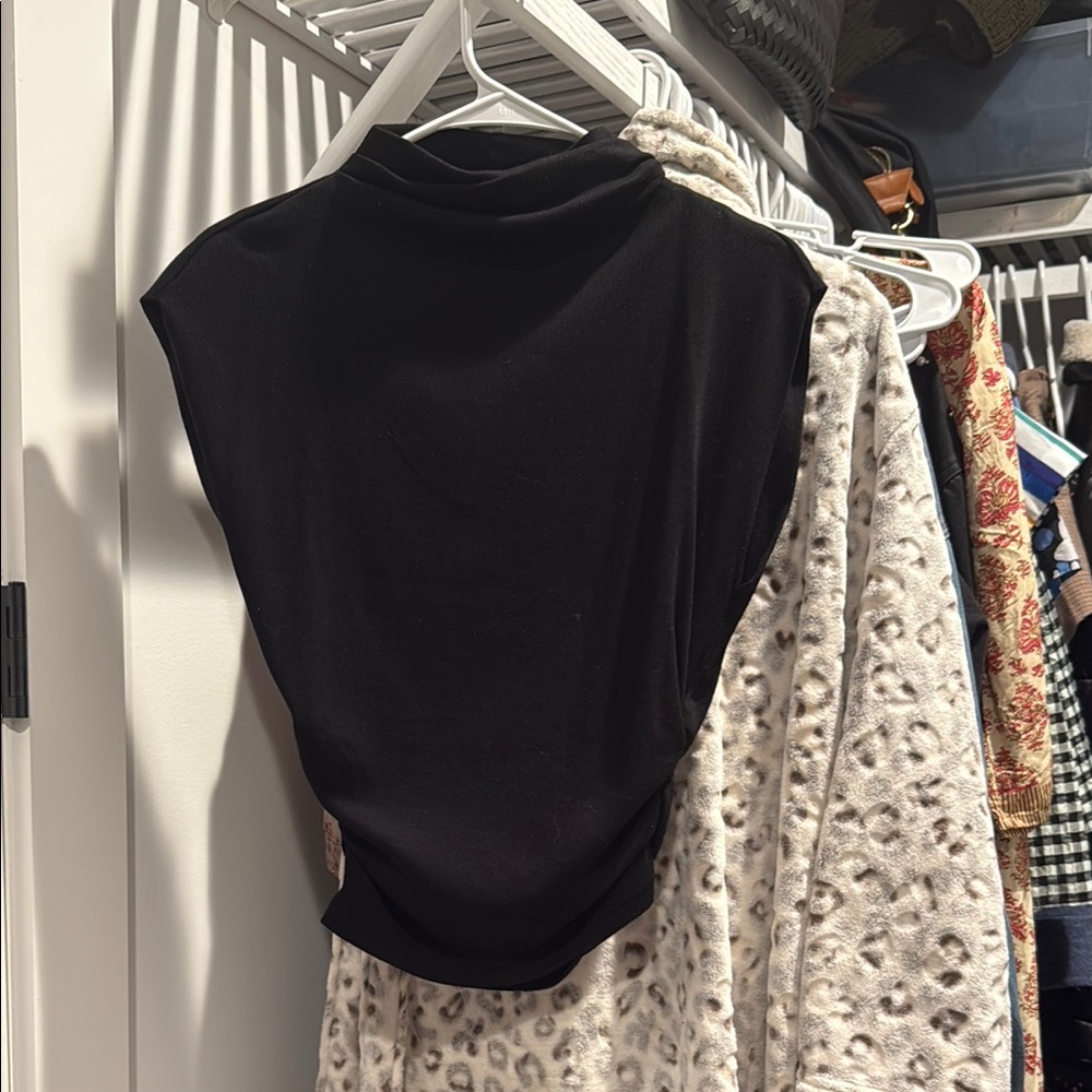 NWOT Micheal Stars top